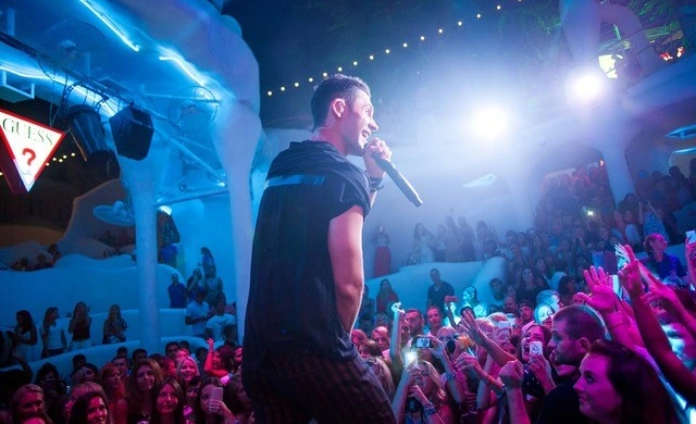 Eigenen-Mallorca-Song-in-der-Singfactory-aufnehmen
