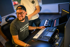 Produzent Dennis JGA Aufnahme in der Singfactory